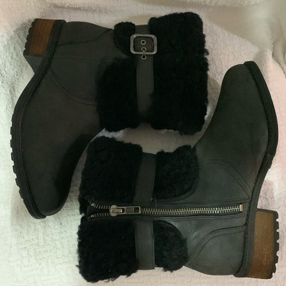 UGG BLAYRE II Buckle Sheepskin Collared BOOT - Picture 3 of 14
